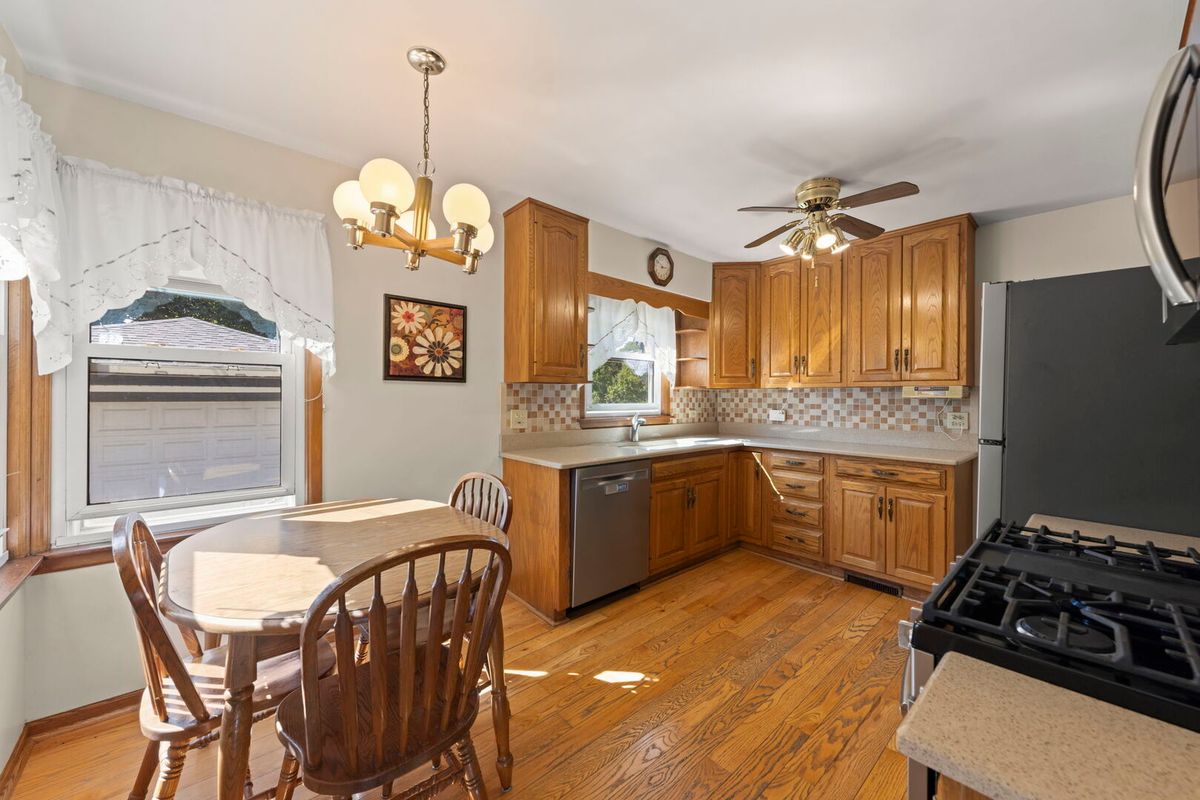 4038 Highland Ave, Downers Grove, IL 60515 — photo 8