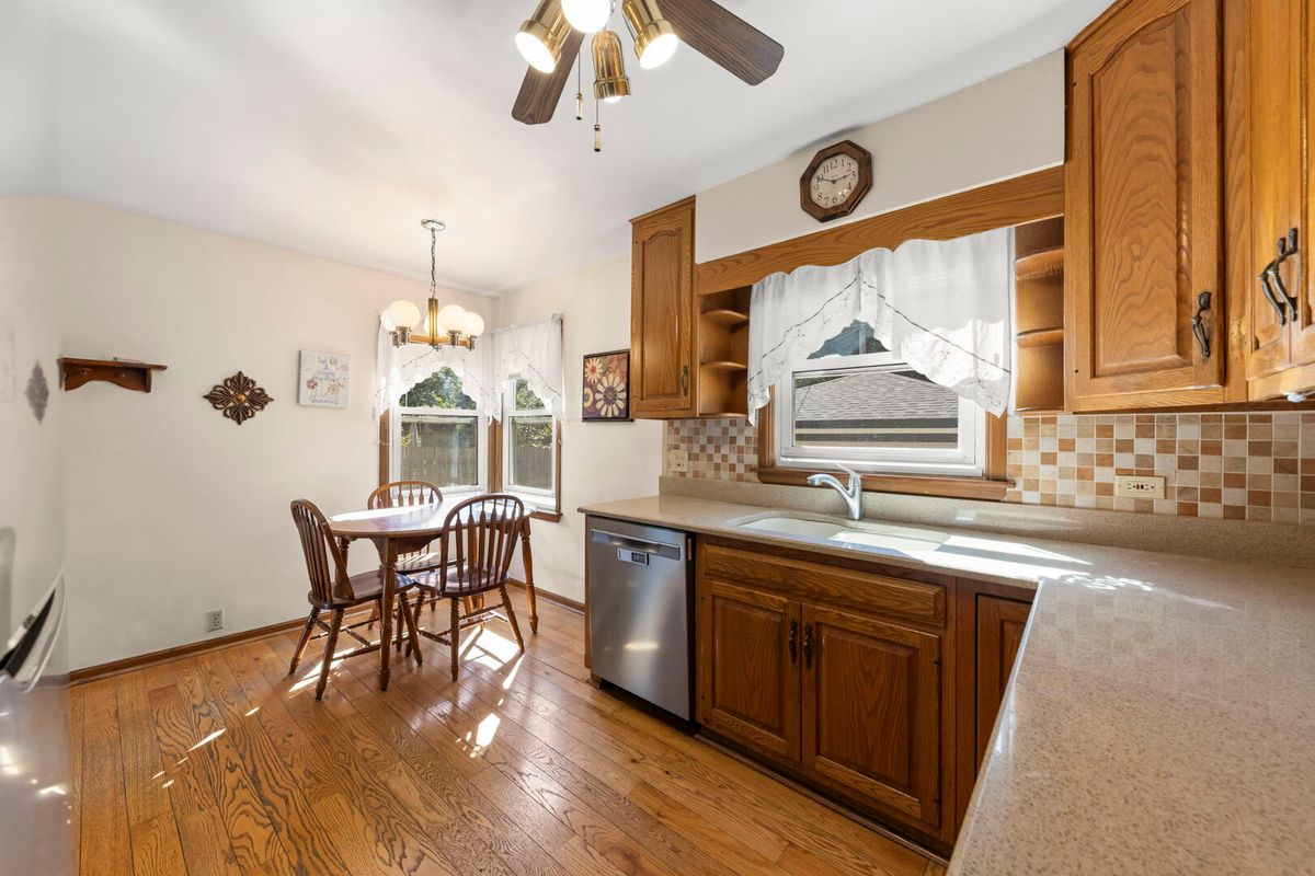 4038 Highland Ave, Downers Grove, IL 60515 — photo 6