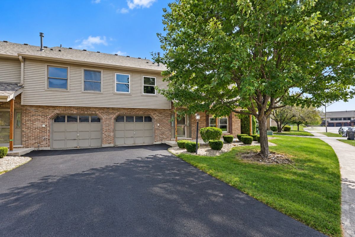 15645 Westminster Dr #0, Orland Park, IL 60462 — photo 2