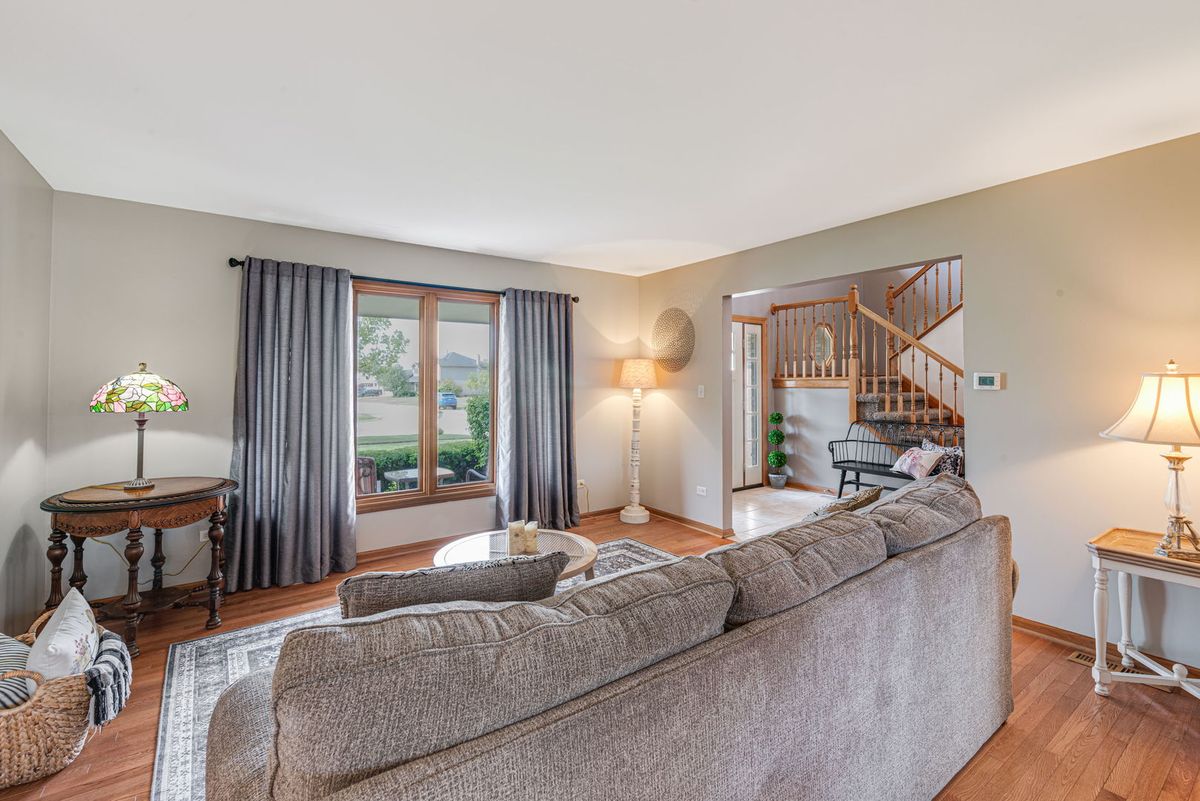 8036 Edgebrook Ln, Tinley Park, IL 60487 — photo 5