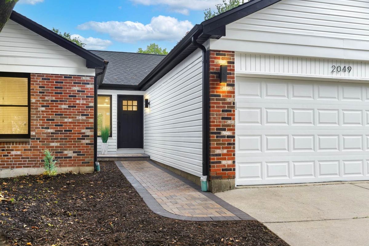 2049 Dorval Dr, Naperville, IL 60565 — photo 2