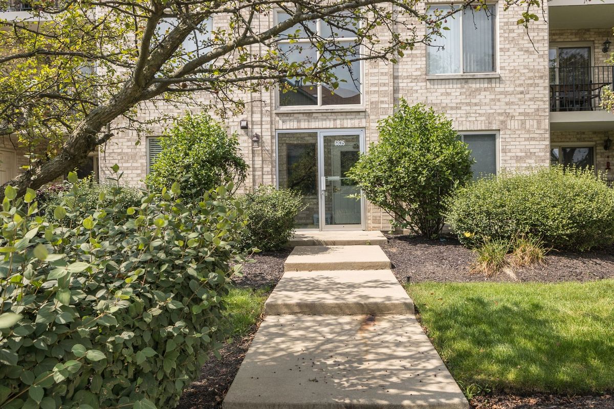 6835 Forestview Dr #2C, Oak Forest, IL 60452 — photo 2