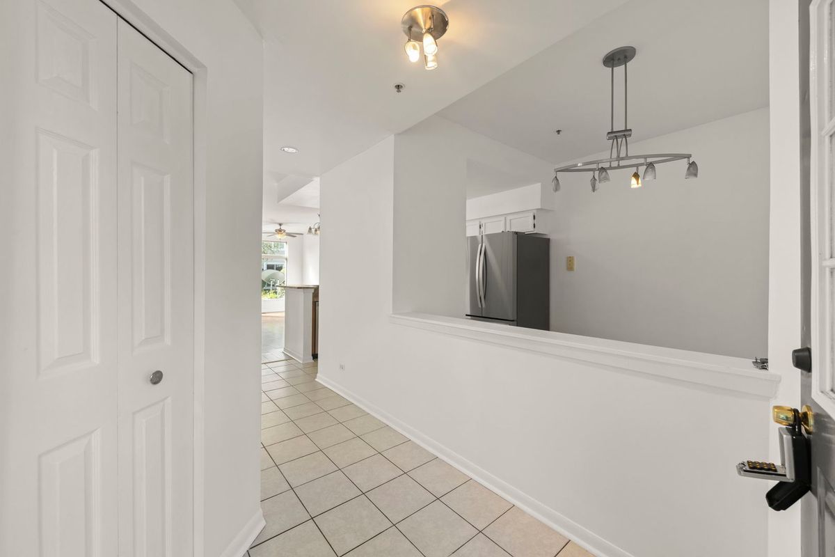 1165 E Cambria Ln, Lombard, IL 60148 — photo 3