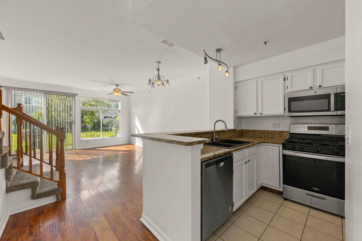 1165 E Cambria Ln, Lombard, IL 60148 — photo 5