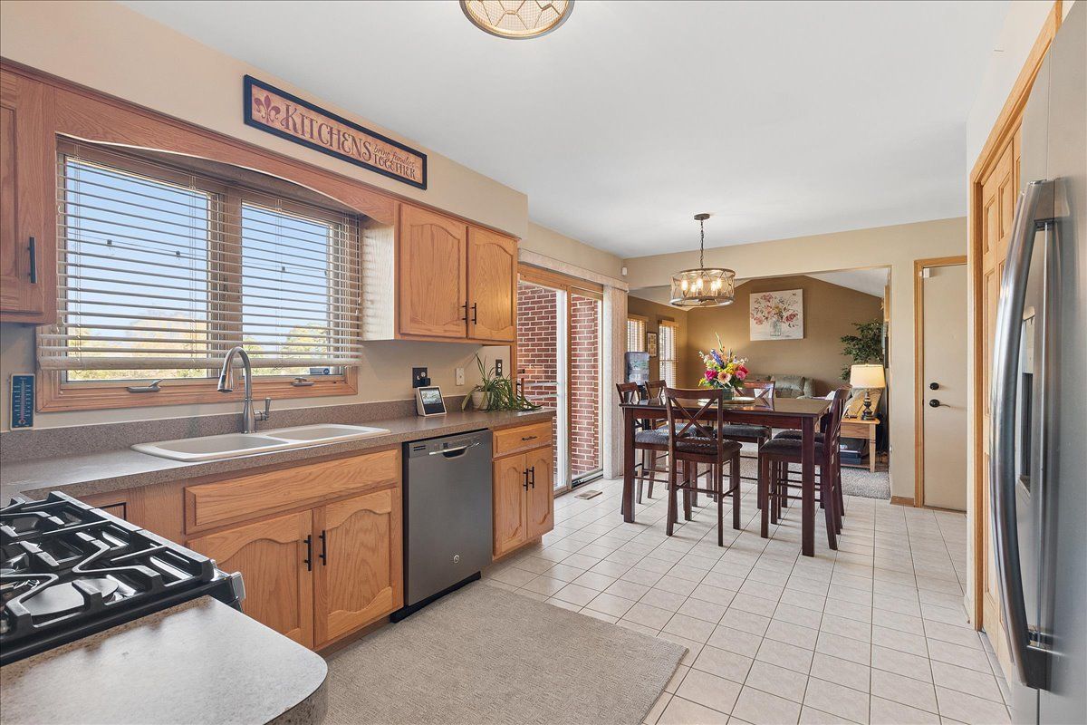 12540 W Hampshire Ln, Homer Glen, IL 60491 — photo 6