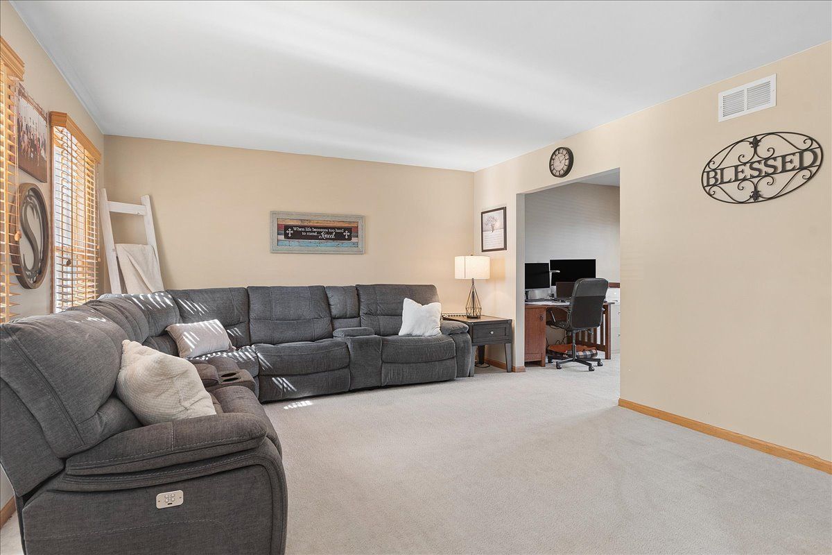 12540 W Hampshire Ln, Homer Glen, IL 60491 — photo 3