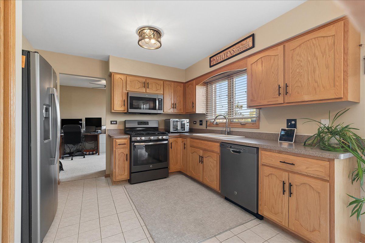 12540 W Hampshire Ln, Homer Glen, IL 60491 — photo 7
