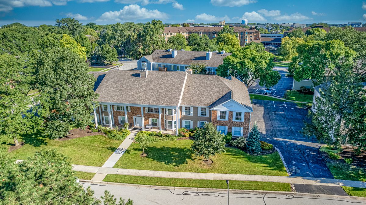 1105 Spring Garden Cir #5, Naperville, IL 60563 — photo 2