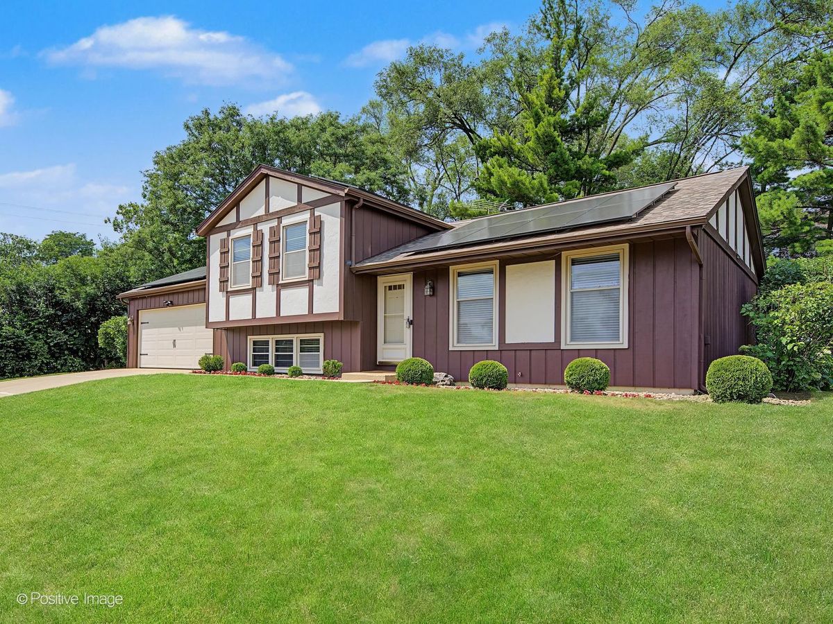 800 Marston Ave, Glen Ellyn, IL 60137 — photo 2