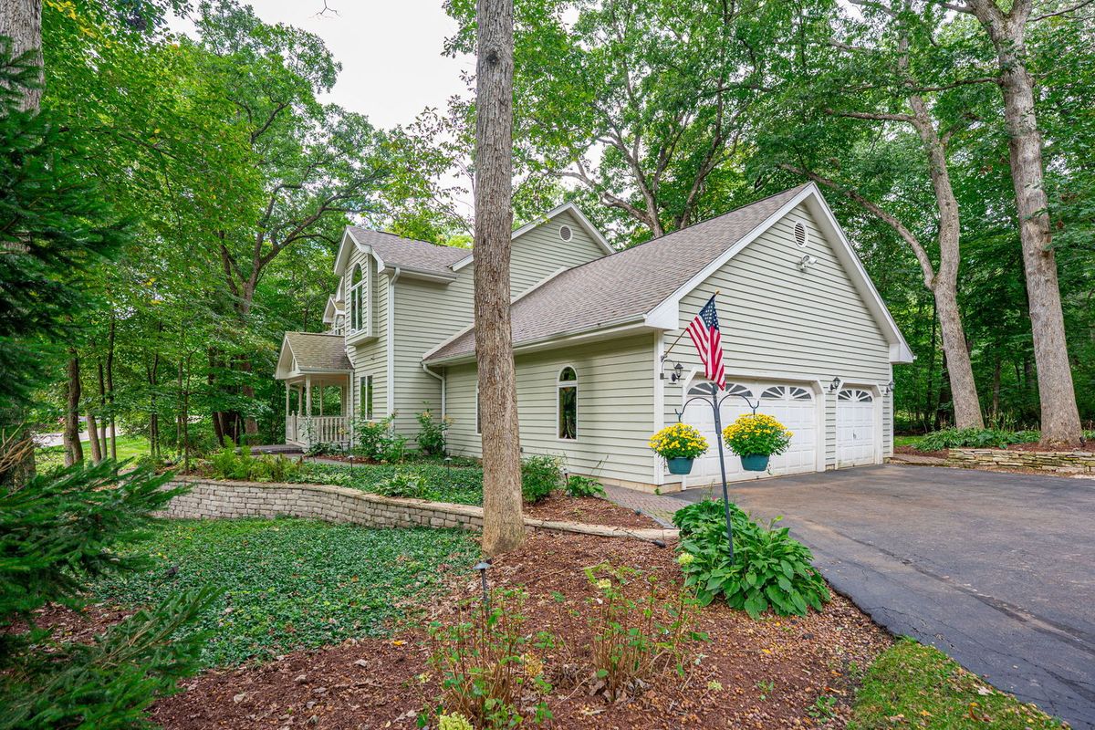 42w142 Ravine Dr, St. Charles, IL 60175 — photo 3