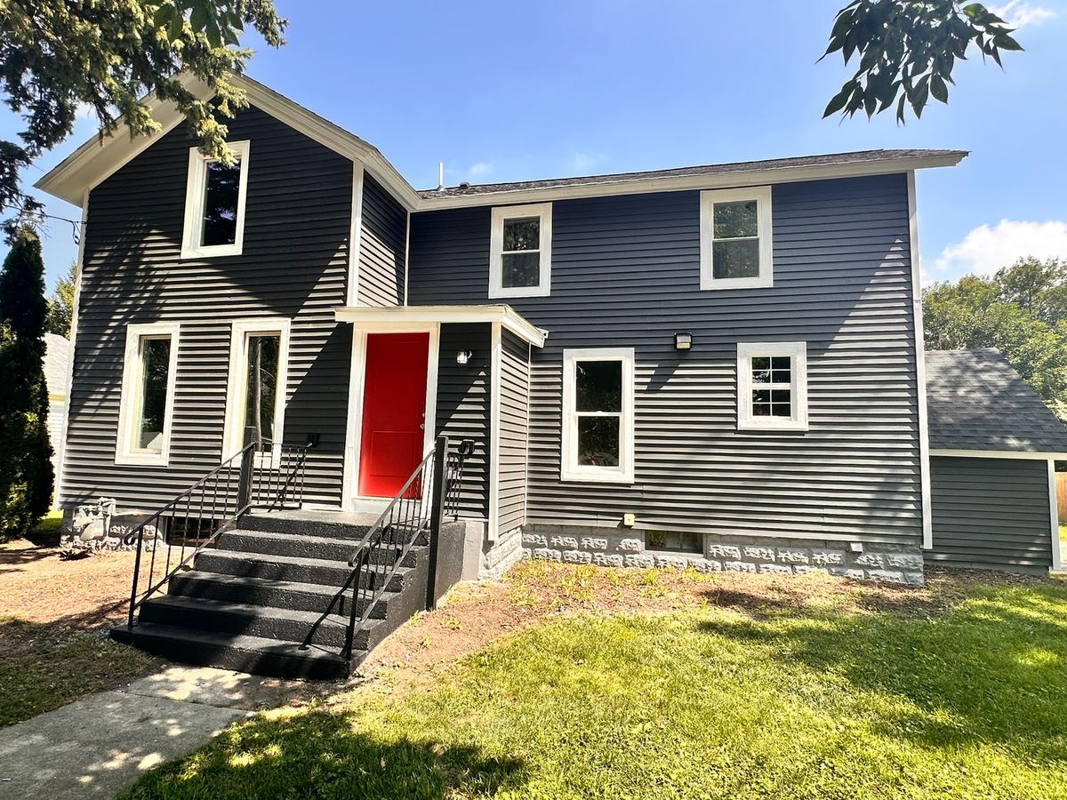 323 N Main St, Earlville, IL 60518