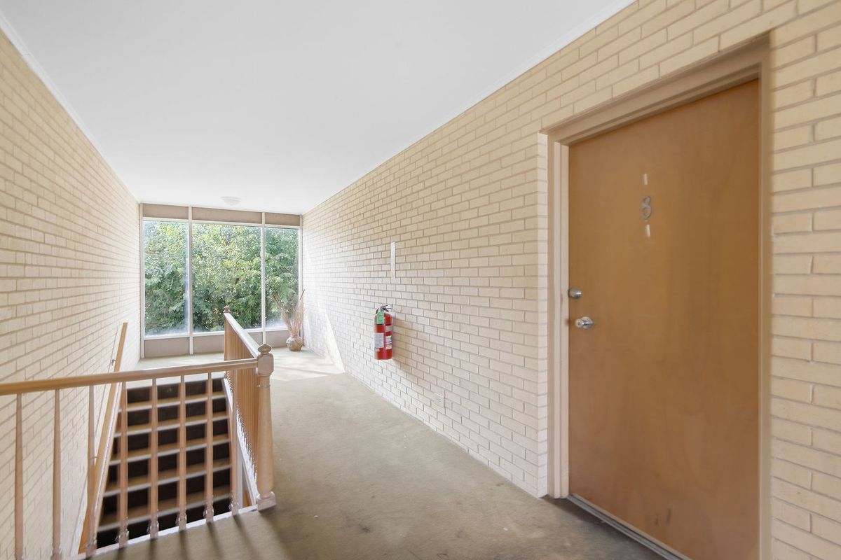 18320 Cherry Creek Dr #8, Homewood, IL 60430 — photo 2