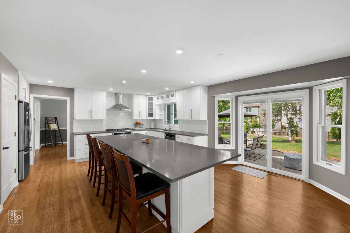 3207 Barnes Ln, Naperville, IL 60564 — photo 7