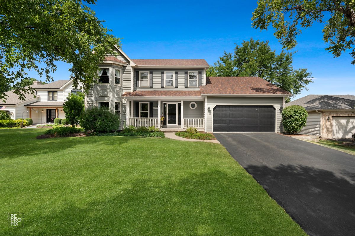 3207 Barnes Ln, Naperville, IL 60564