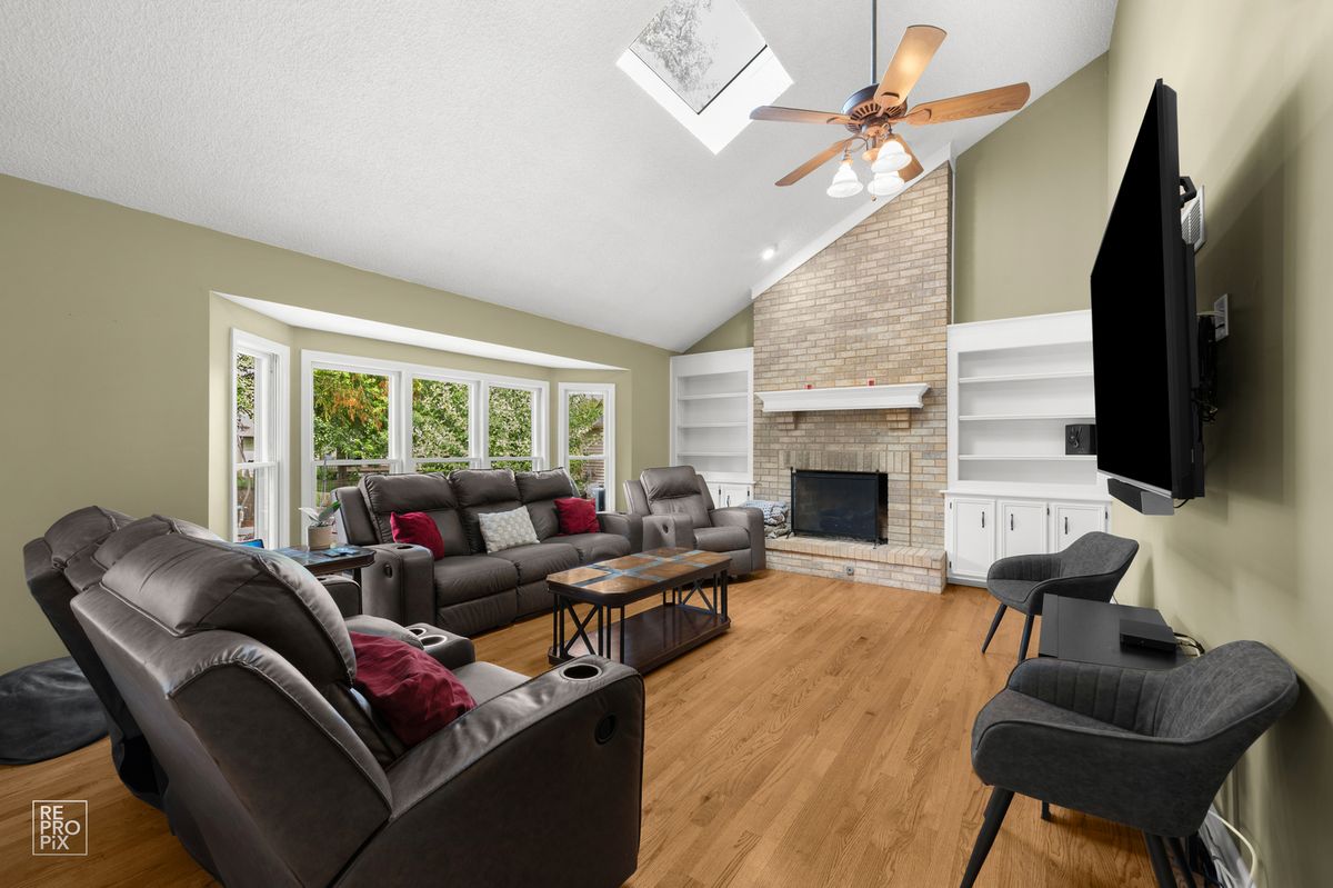 3207 Barnes Ln, Naperville, IL 60564 — photo 5