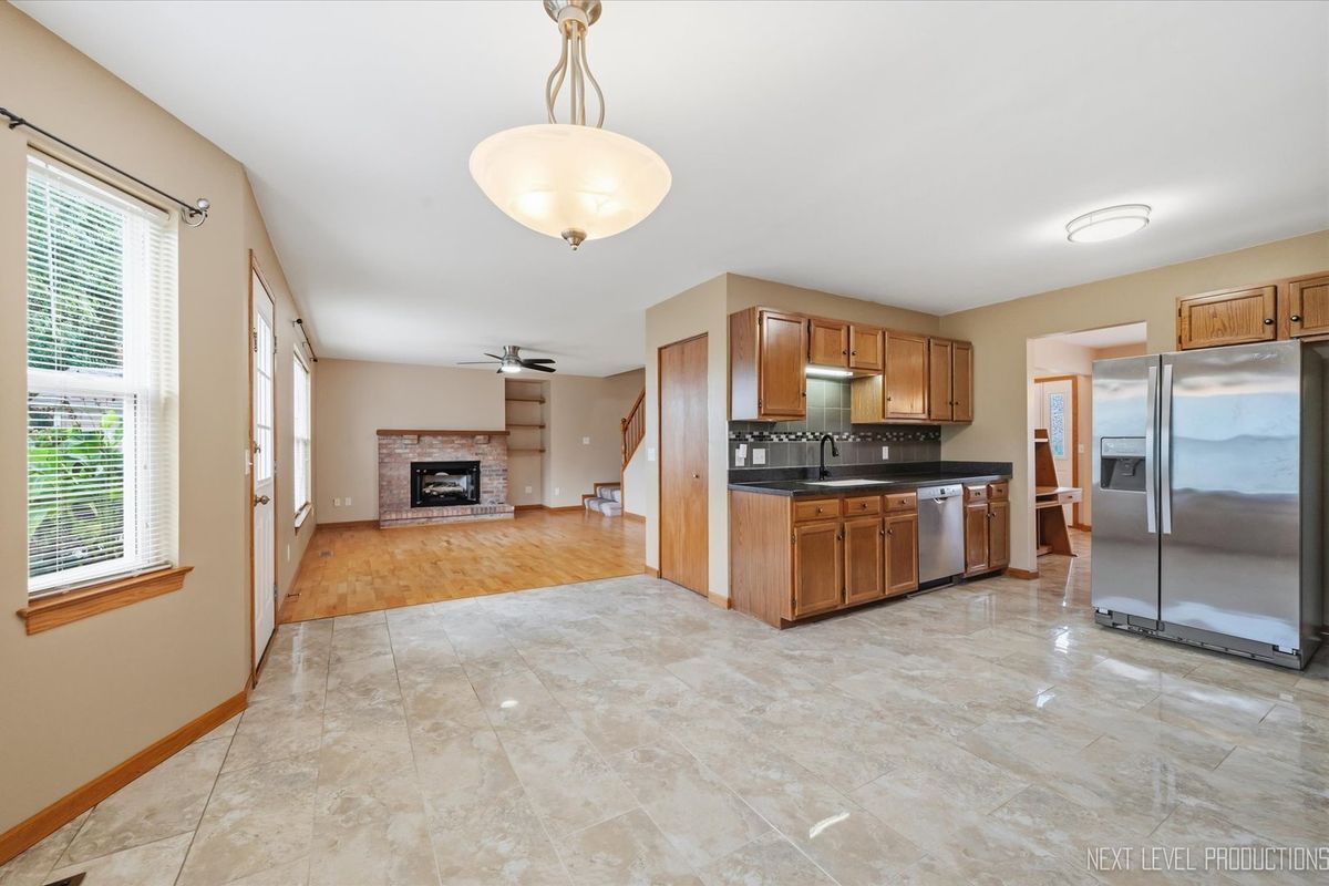 2513 Briarwood Ct, Aurora, IL 60506 — photo 8