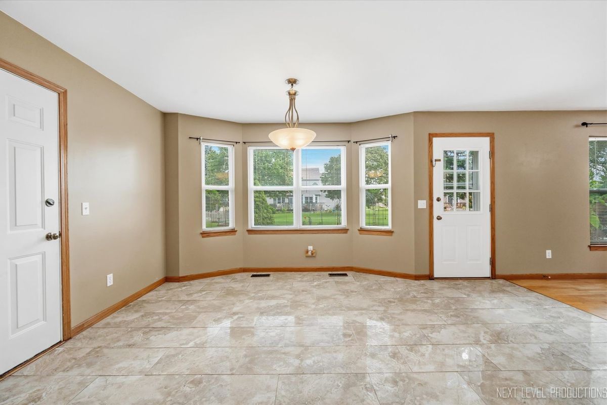 2513 Briarwood Ct, Aurora, IL 60506 — photo 7