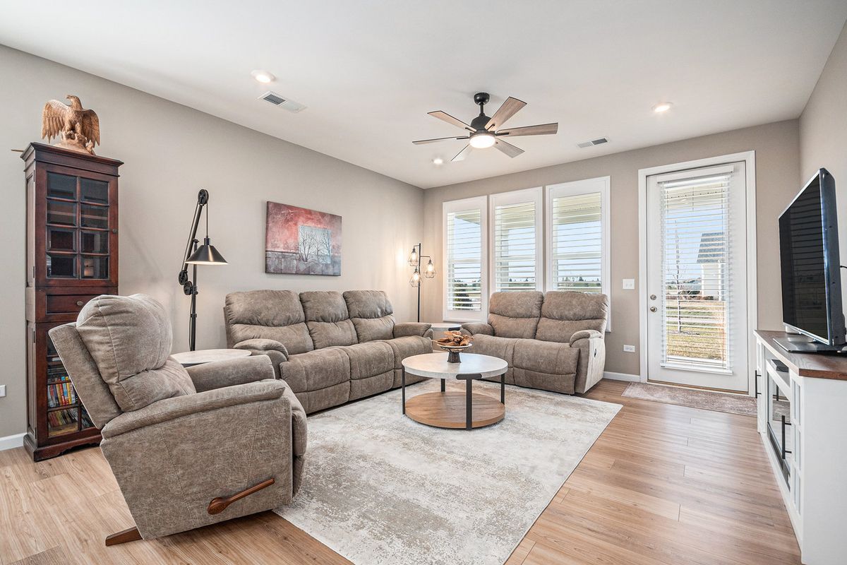 3207 Dove Mountain Dr, Aurora, IL 60503 — photo 6
