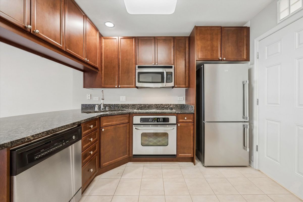 255 E Liberty Dr #203, Wheaton, IL 60187 — photo 4