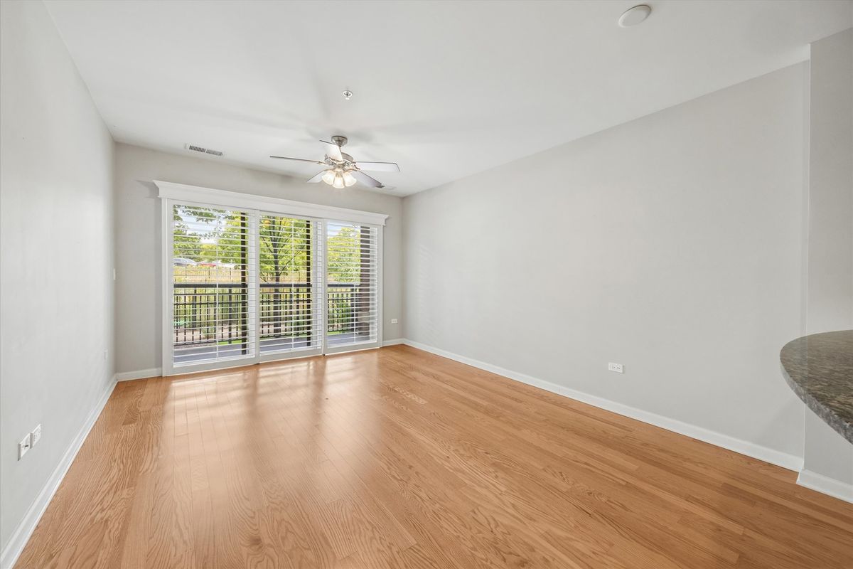 255 E Liberty Dr #203, Wheaton, IL 60187 — photo 5