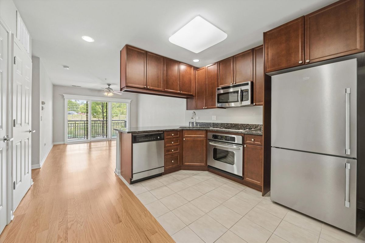 255 E Liberty Dr #203, Wheaton, IL 60187 — photo 3
