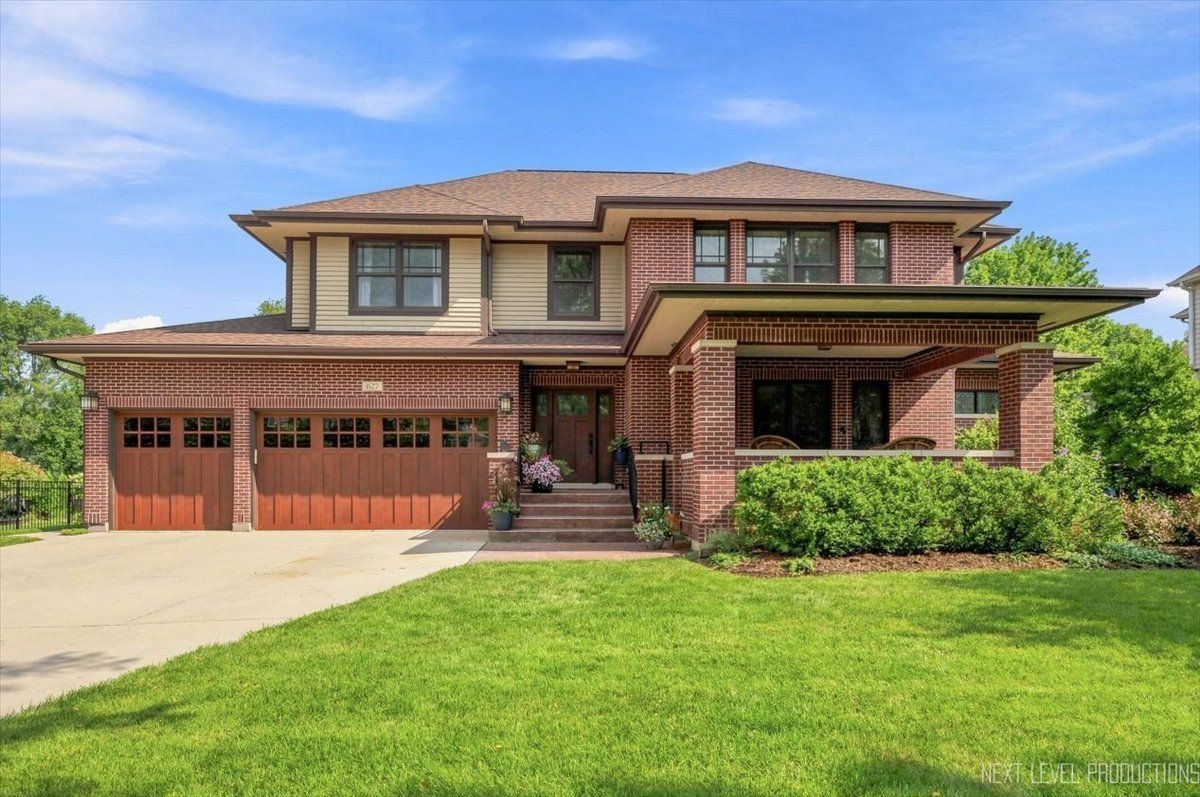 627 Ritter Dr, Batavia, IL 60510