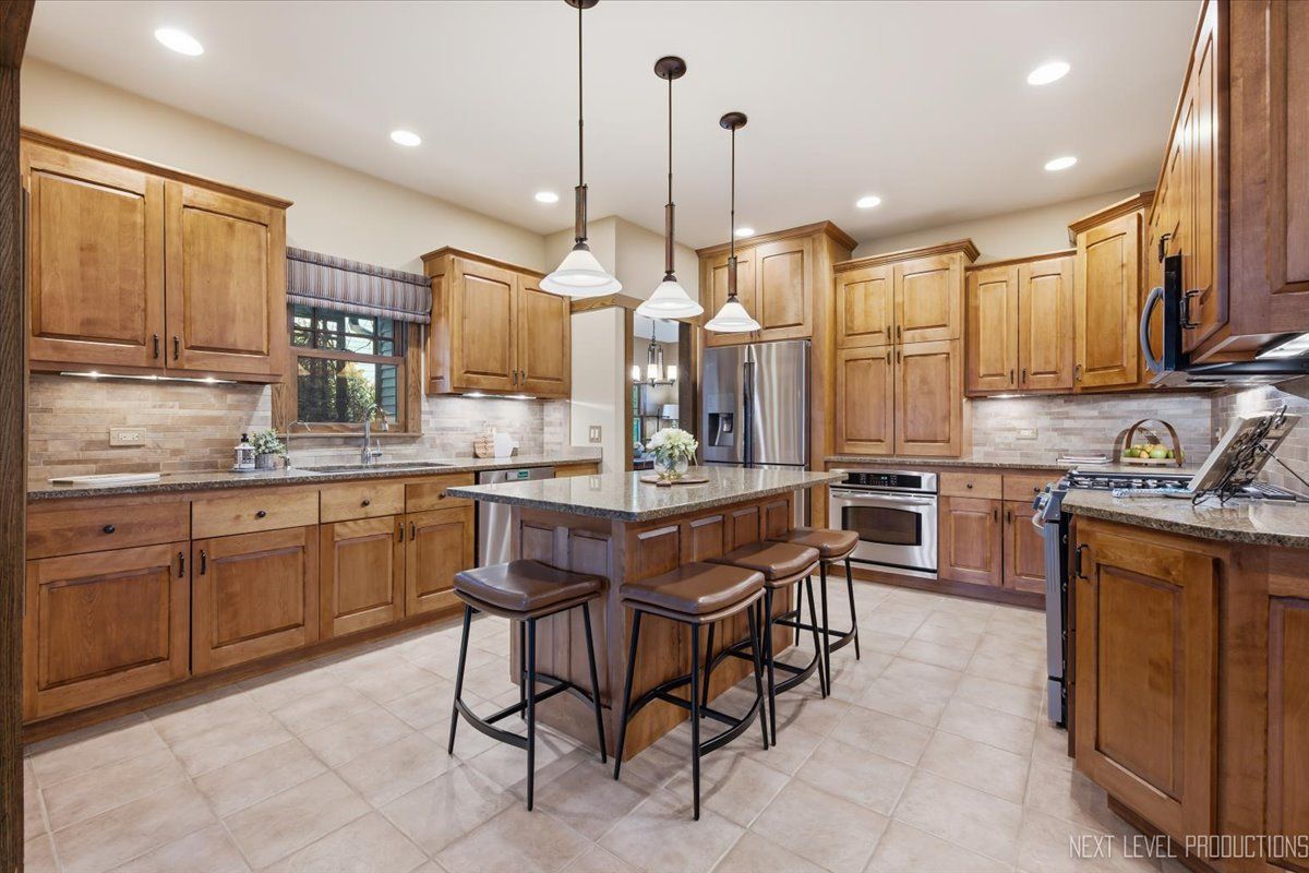 627 Ritter Dr, Batavia, IL 60510 — photo 5