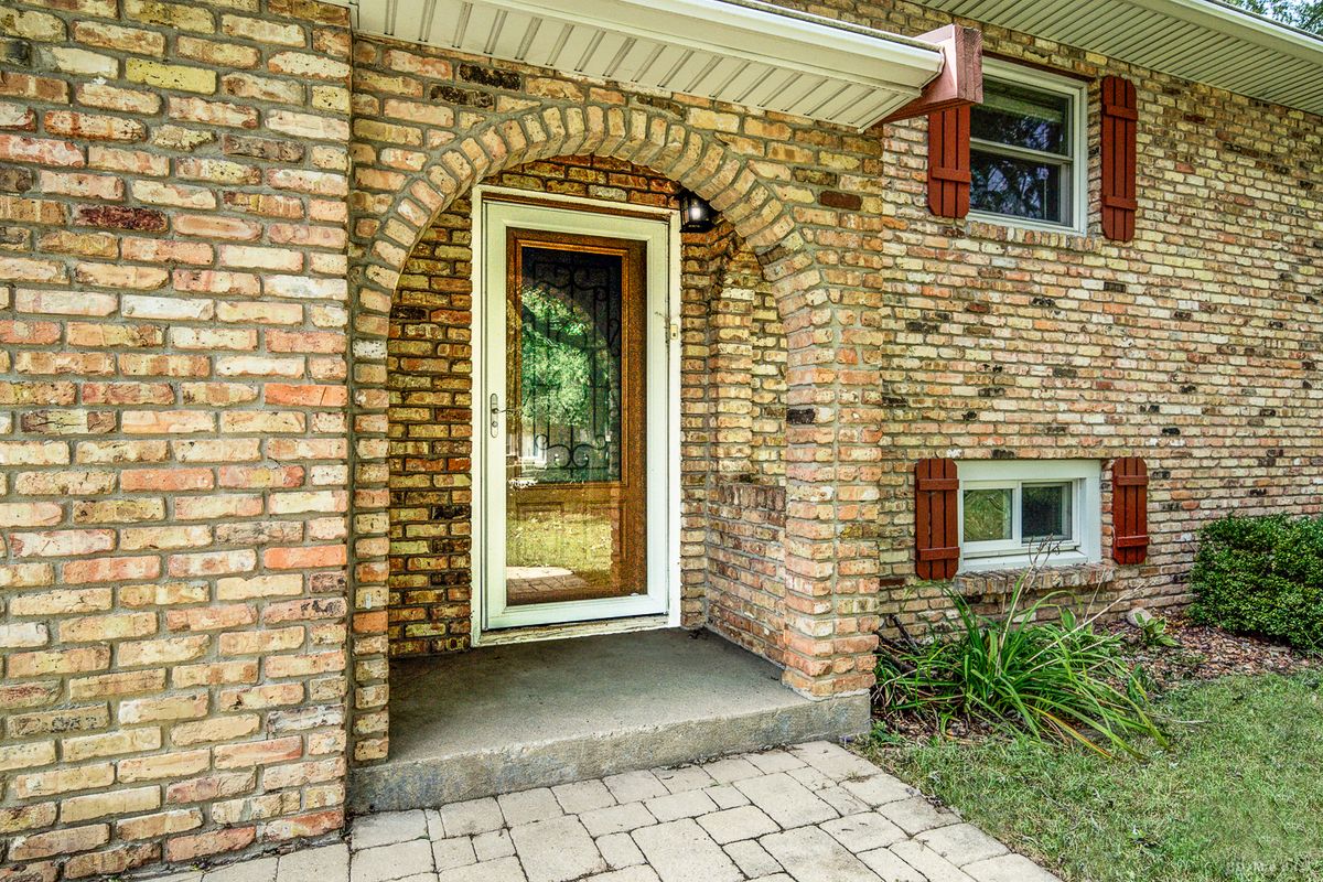 408 N Locust St, Frankfort, IL 60423 — photo 2