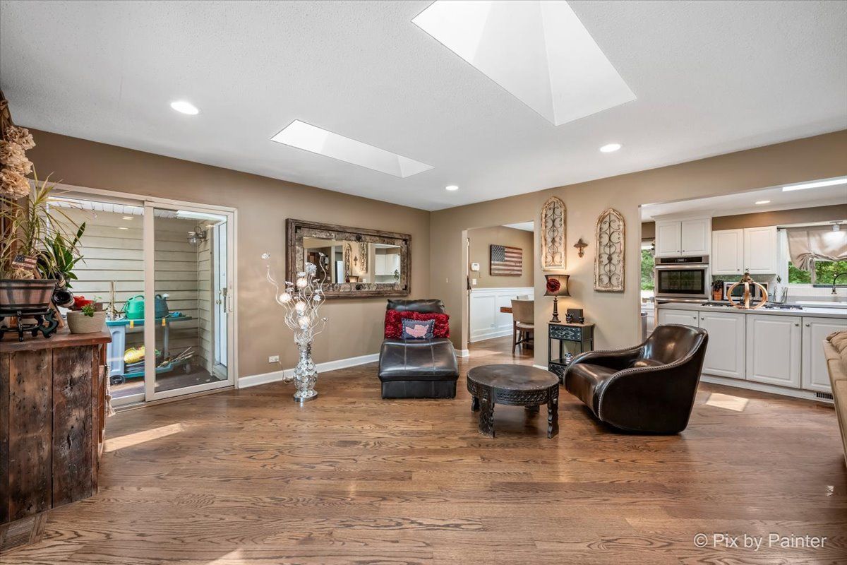1s660 Winfield Rd, Wheaton, IL 60189 — photo 8