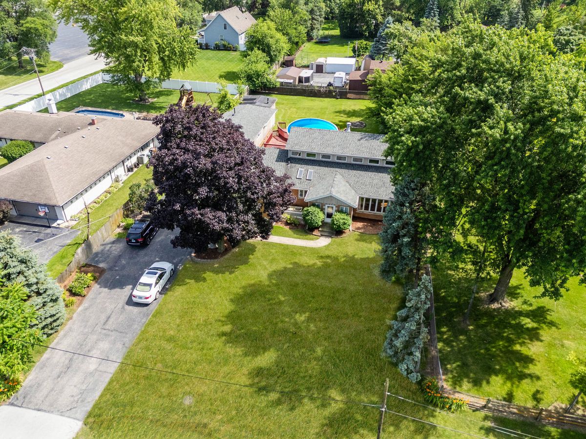5821 W 127th St, Palos Heights, IL 60463