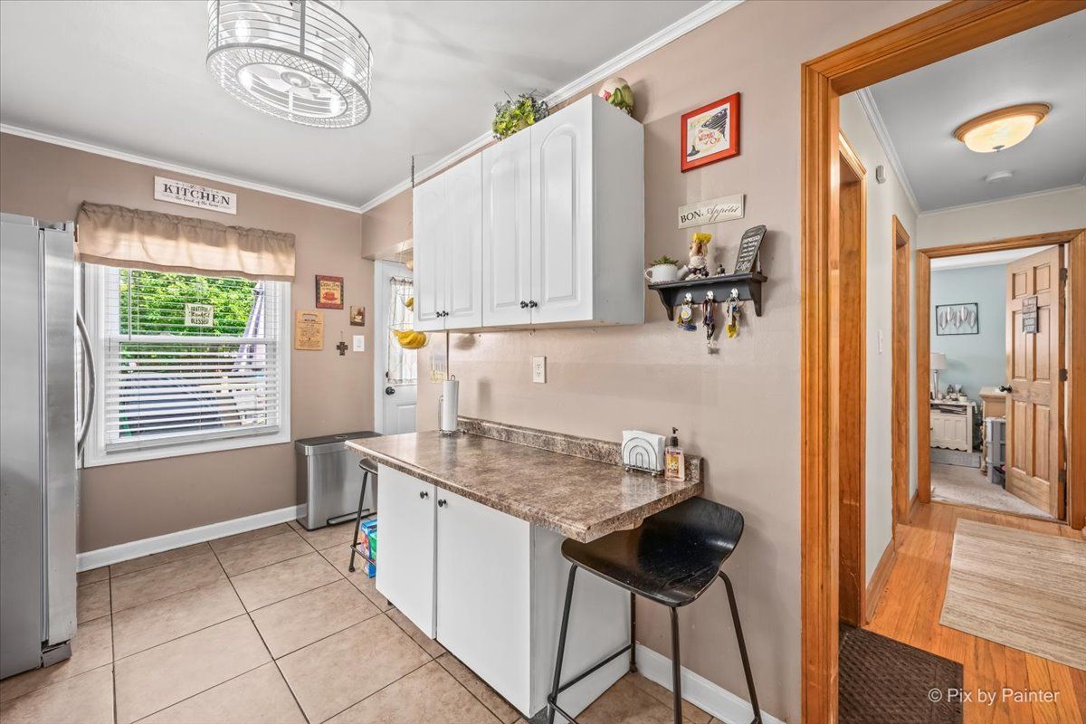 249 W Butterfield Rd, Elmhurst, IL 60126 — photo 8