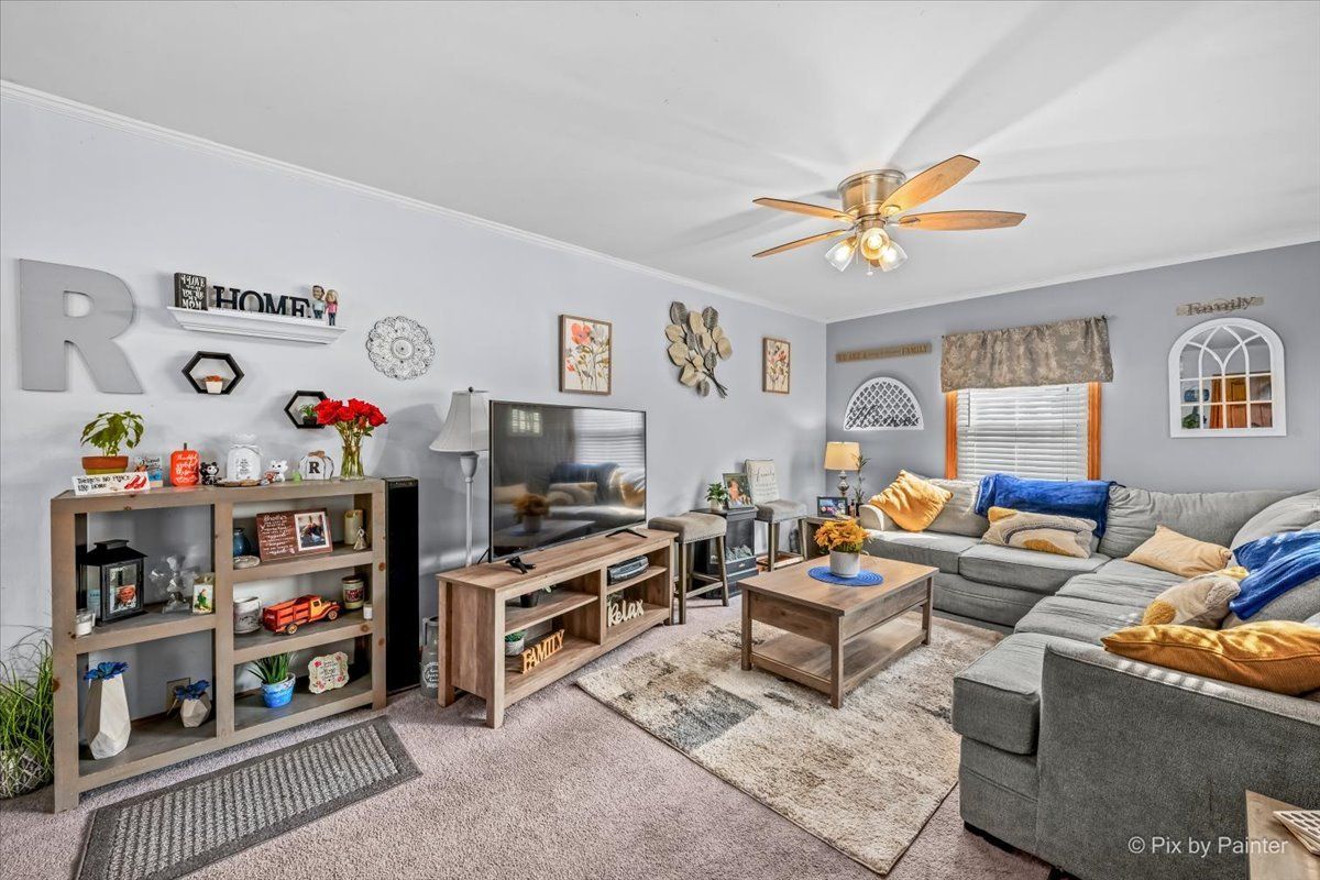 249 W Butterfield Rd, Elmhurst, IL 60126 — photo 3