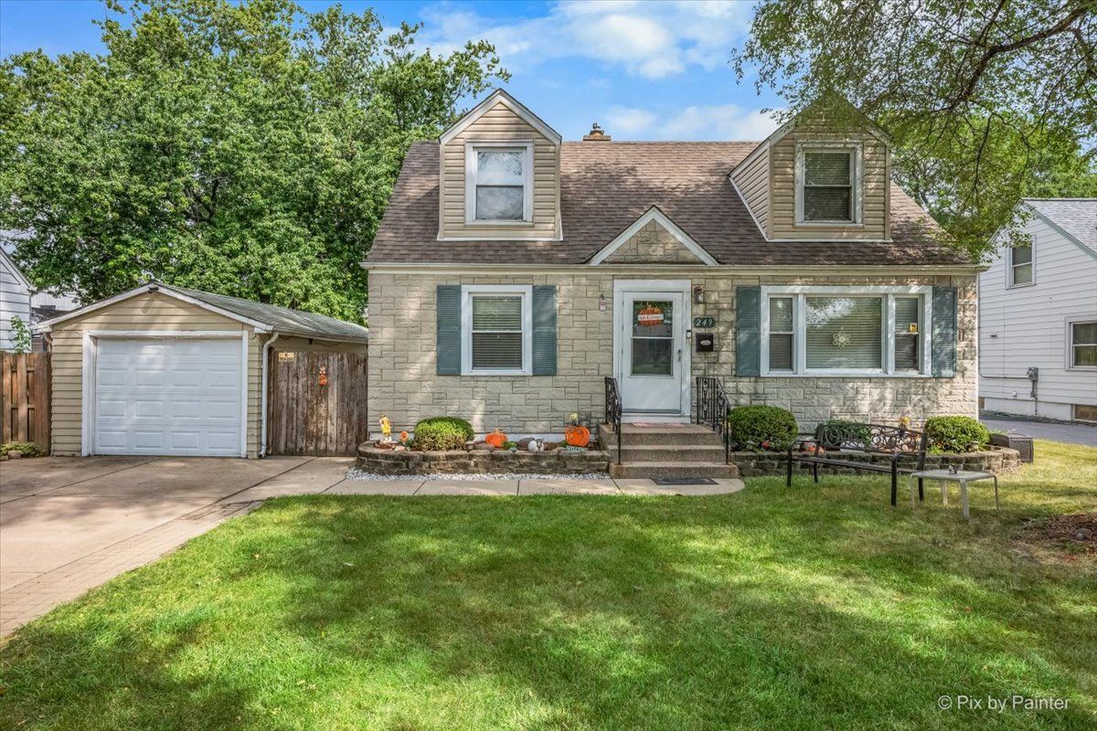 249 W Butterfield Rd, Elmhurst, IL 60126