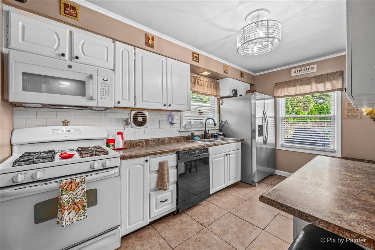 249 W Butterfield Rd, Elmhurst, IL 60126 — photo 7
