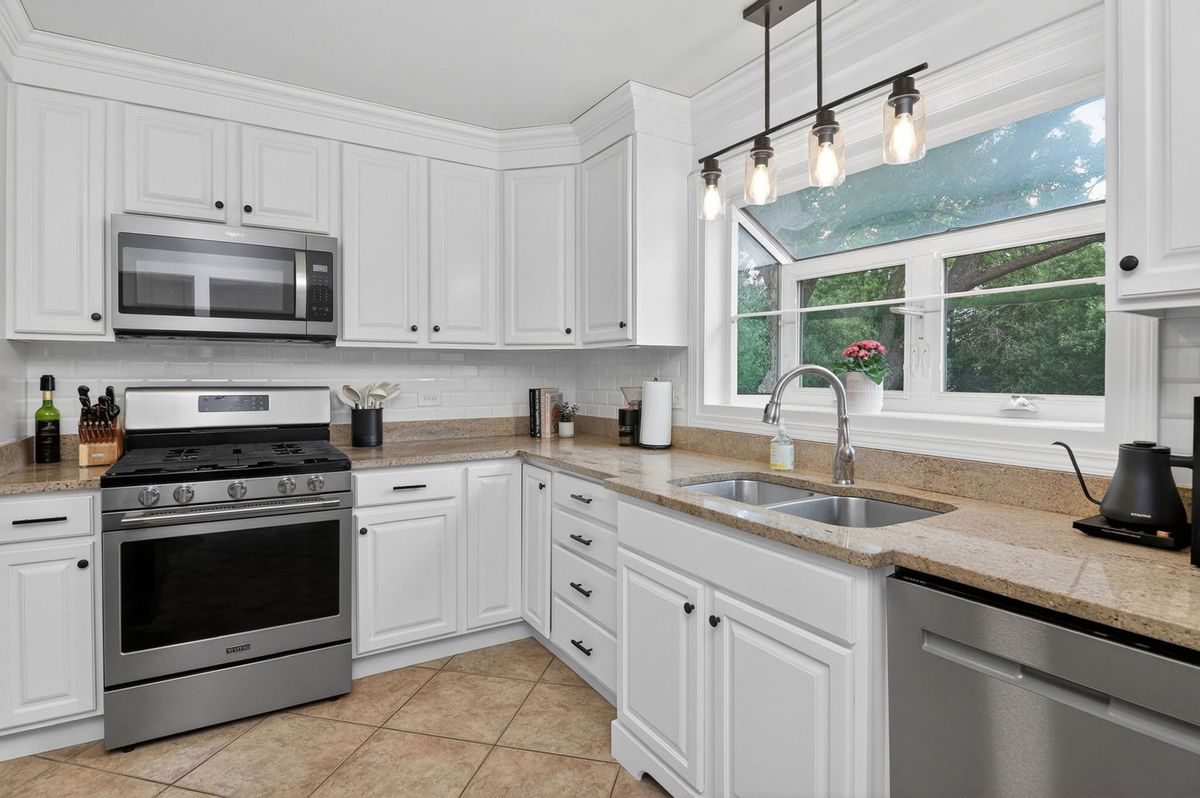 1905 Cheshire Ln, Wheaton, IL 60189 — photo 7