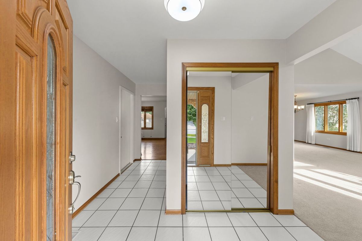 17349 Grange Dr, Orland Park, IL 60467 — photo 2