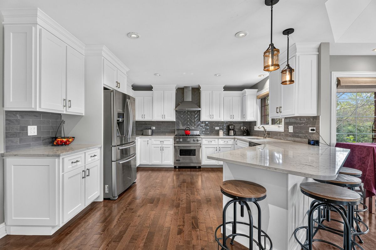 16243 W Blackhawk Dr, Lockport, IL 60441 — photo 3