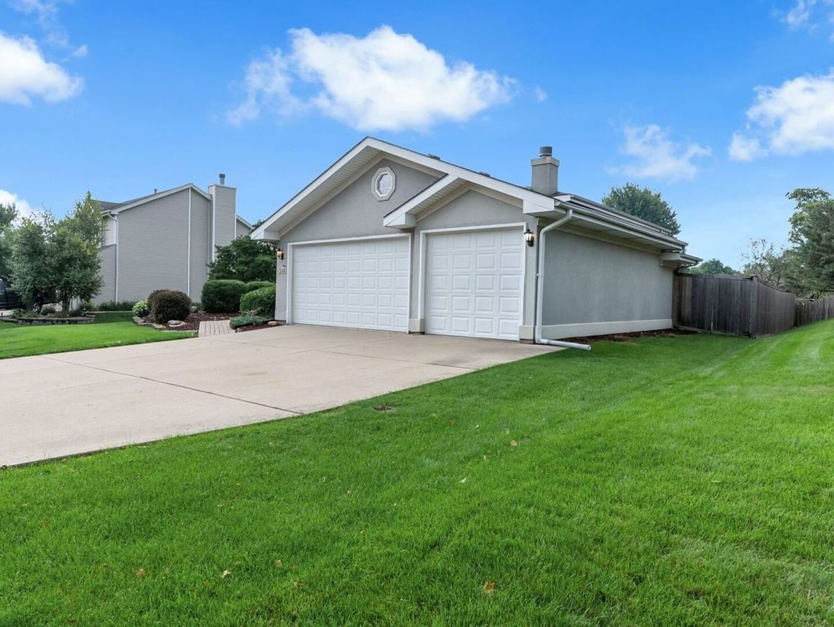514 Stephanie Dr, Lockport, IL 60441 — photo 2