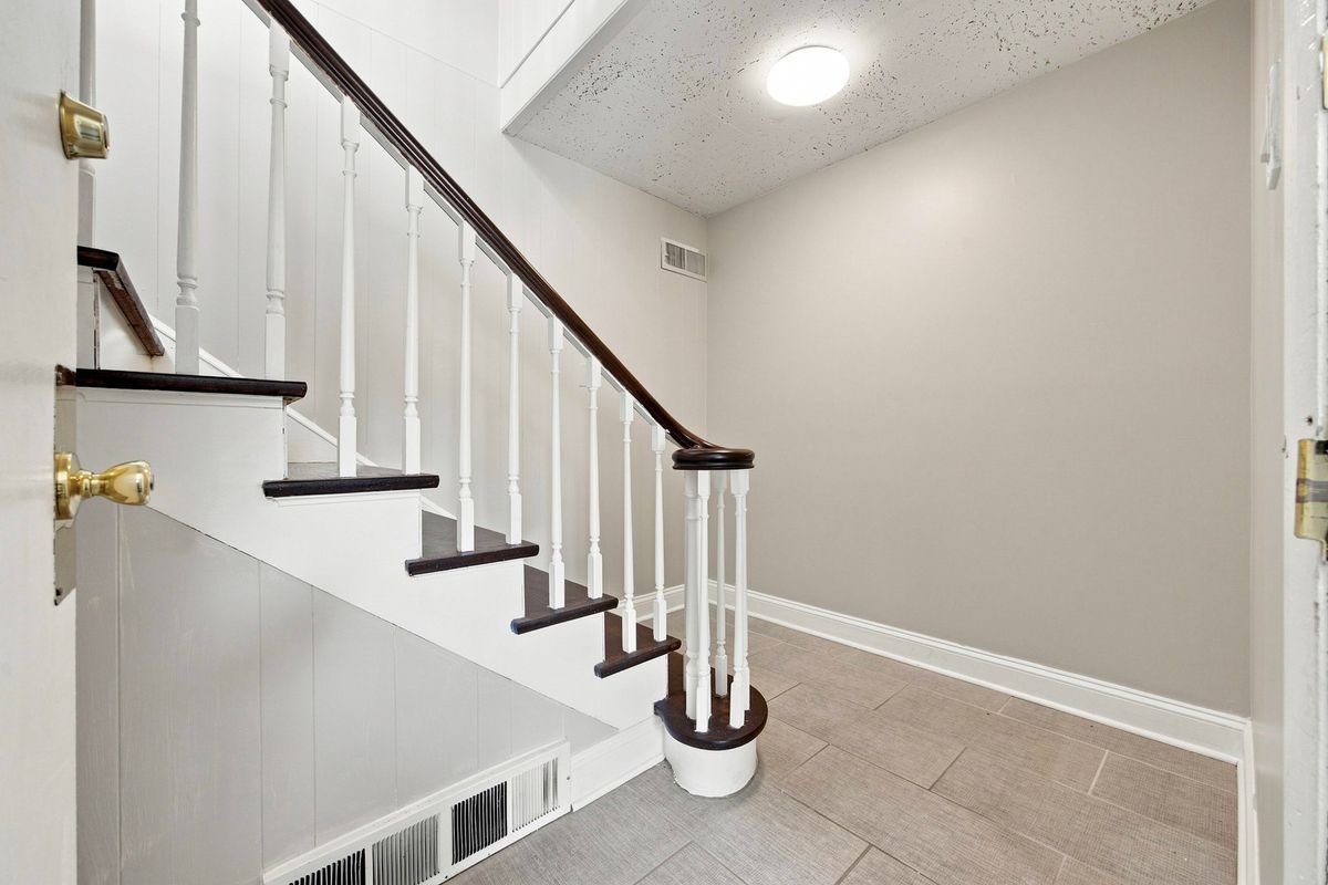 4904 W Gunnison St #1F, Chicago, IL 60630 — photo 2
