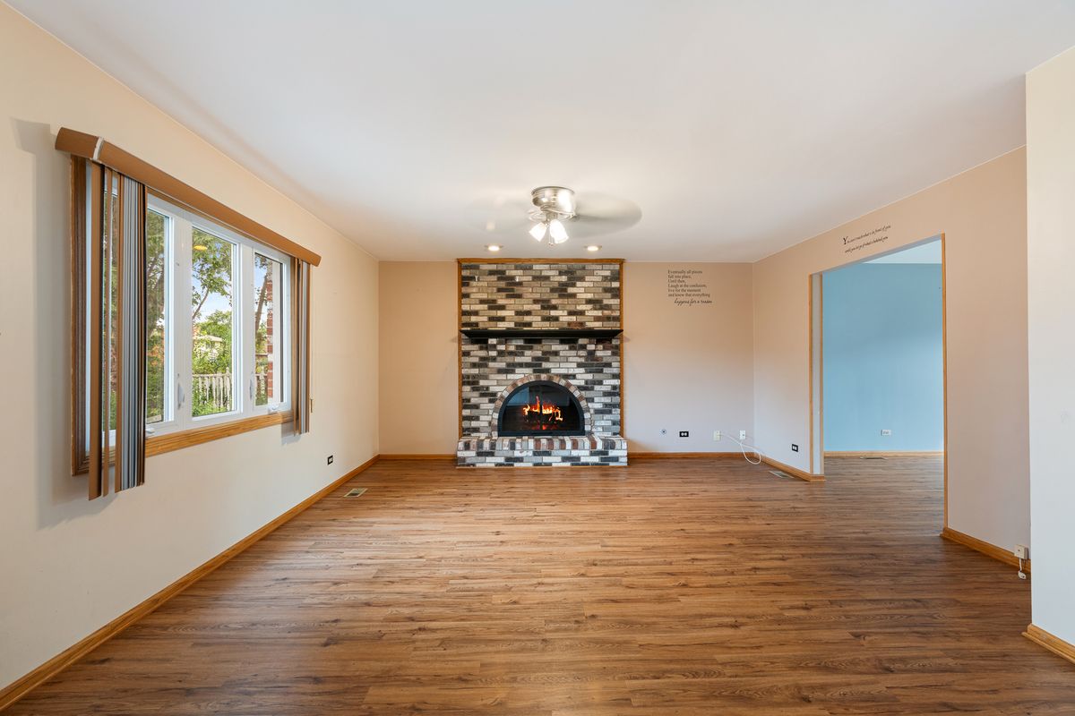 15020 Landings Ln, Oak Forest, IL 60452 — photo 8