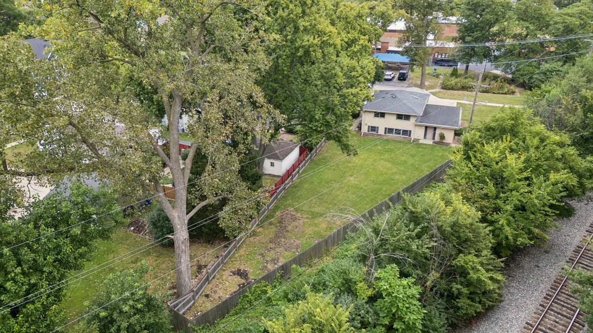 652 S Poplar Ave, Elmhurst, IL 60126 — photo 4
