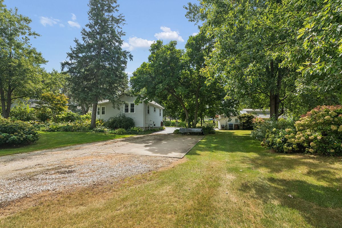 150 E 2nd Ave, New Lenox, IL 60451 — photo 3