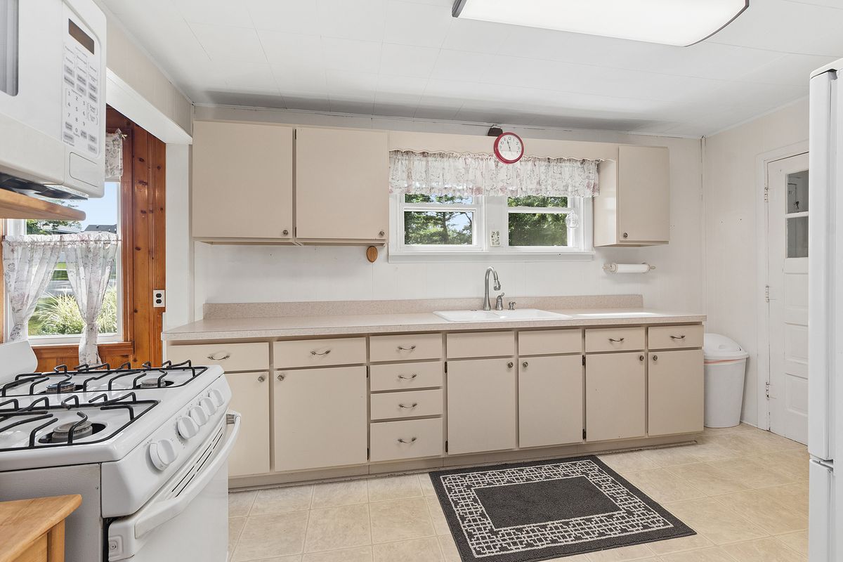 150 E 2nd Ave, New Lenox, IL 60451 — photo 6