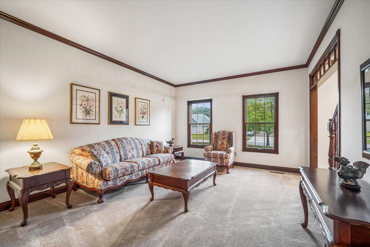 2310 Big Woods Dr, Batavia, IL 60510 — photo 3