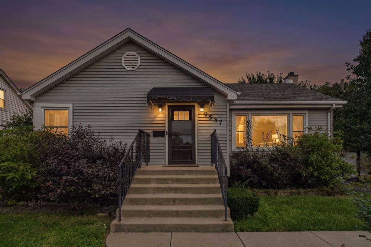 9537 Central Ave, Oak Lawn, IL 60453