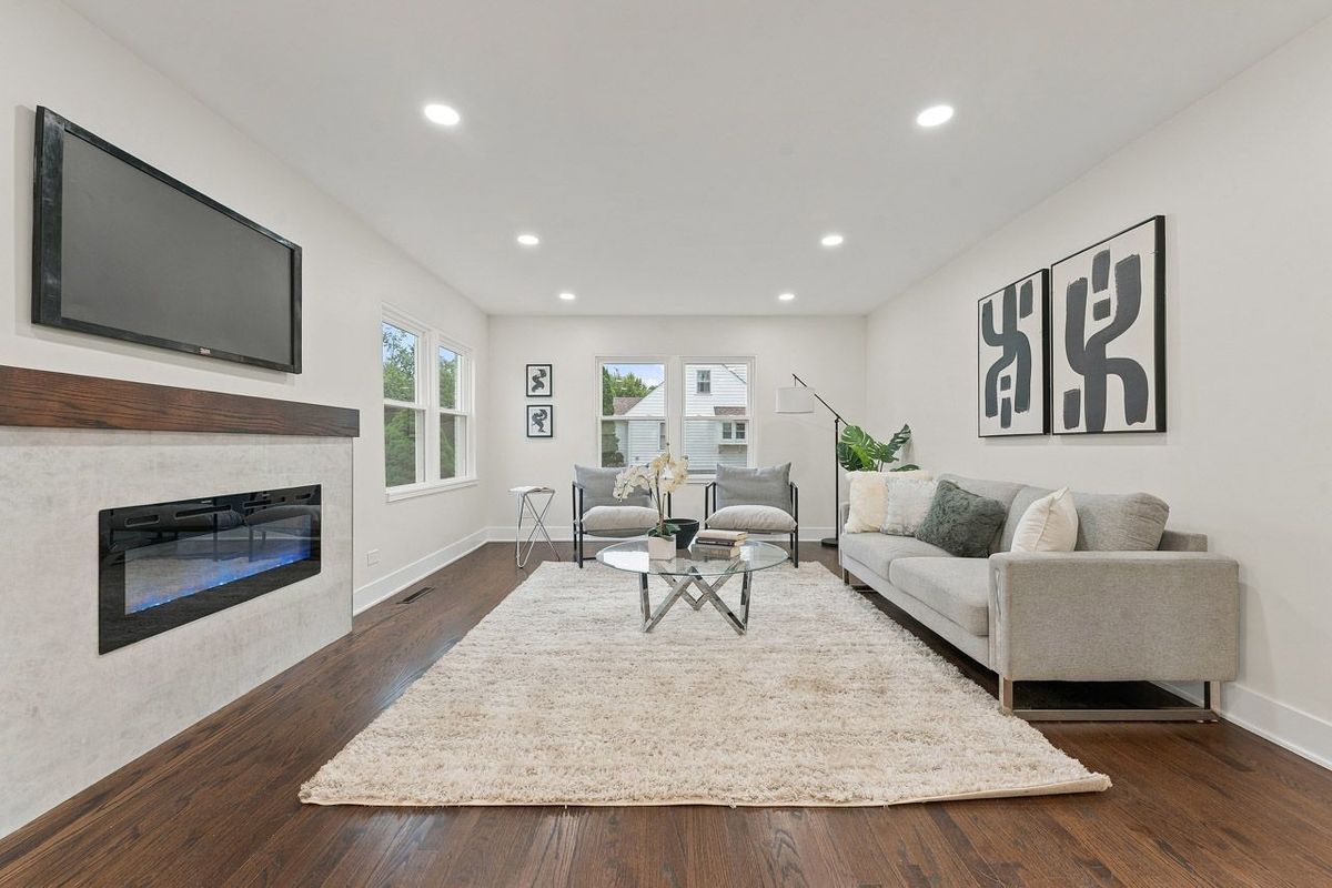 15w105 Harrison St, Elmhurst, IL 60126 — photo 4