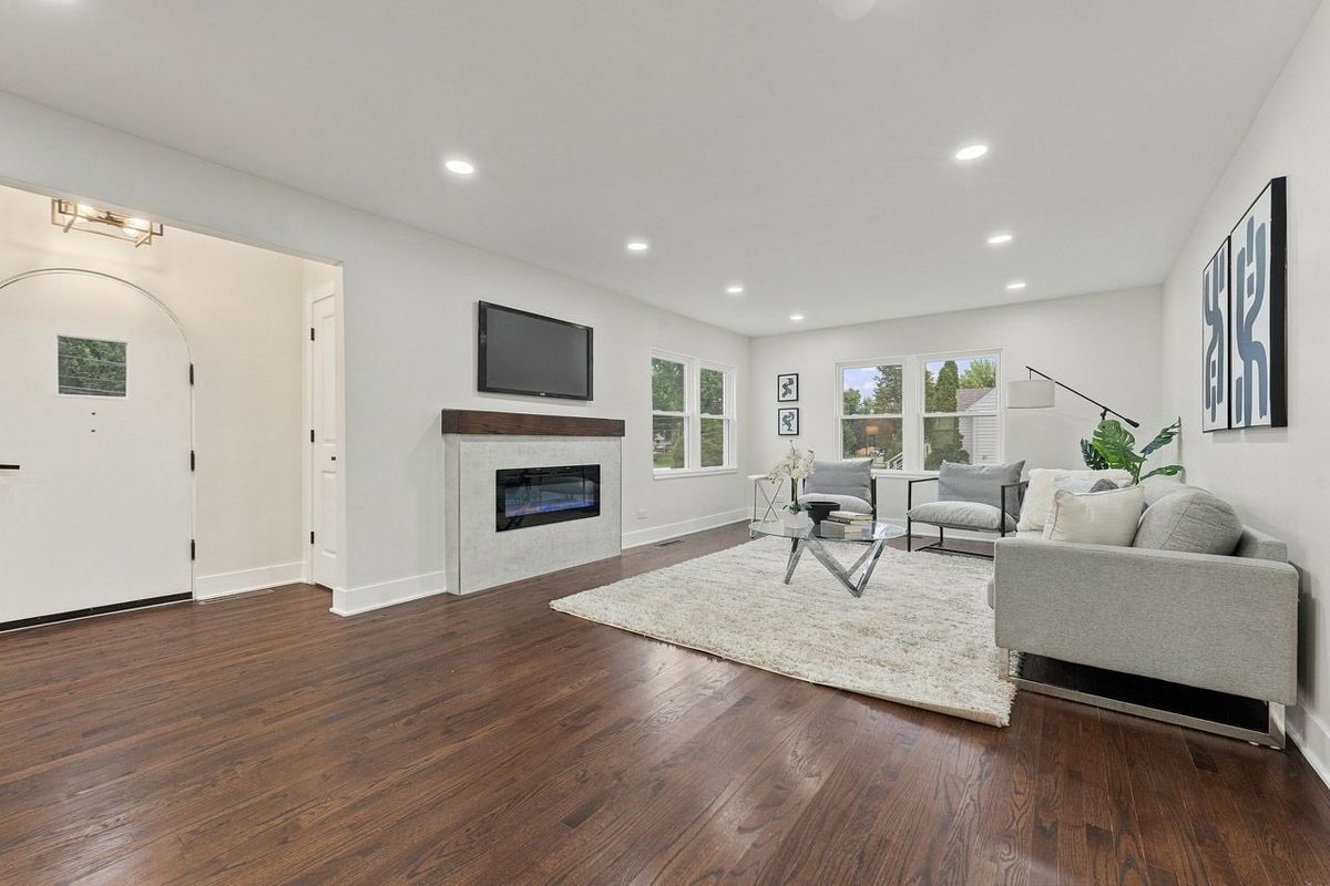 15w105 Harrison St, Elmhurst, IL 60126 — photo 5