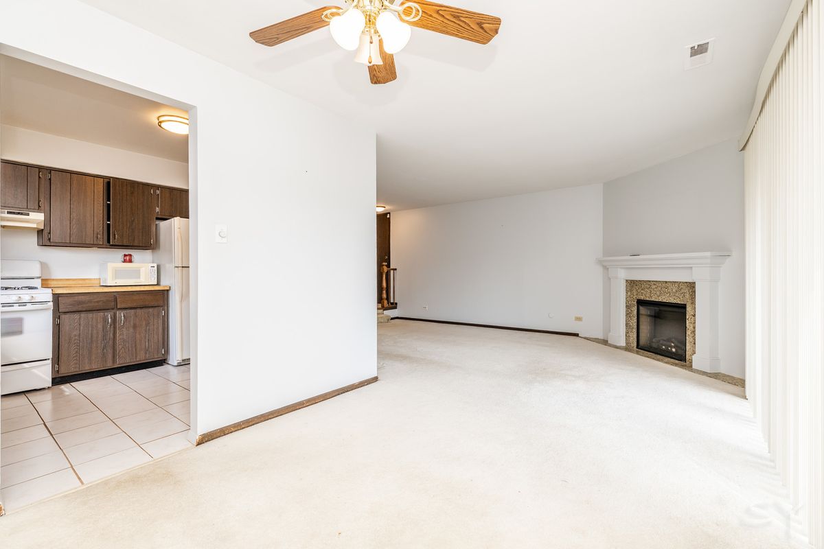 1717 Lakecliffe Dr #C, Wheaton, IL 60189 — photo 7