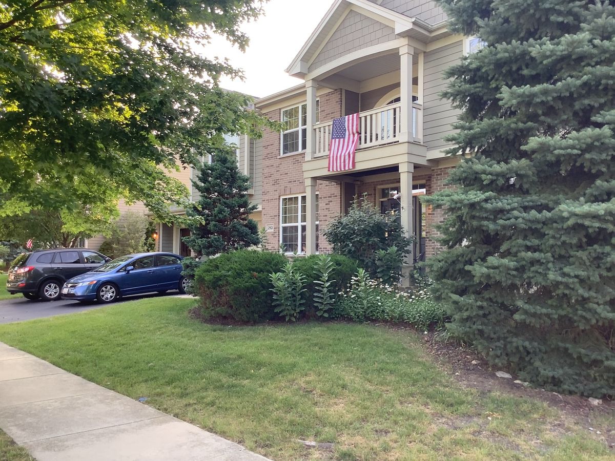 2921 Kelly Dr, Elgin, IL 60124 — photo 3