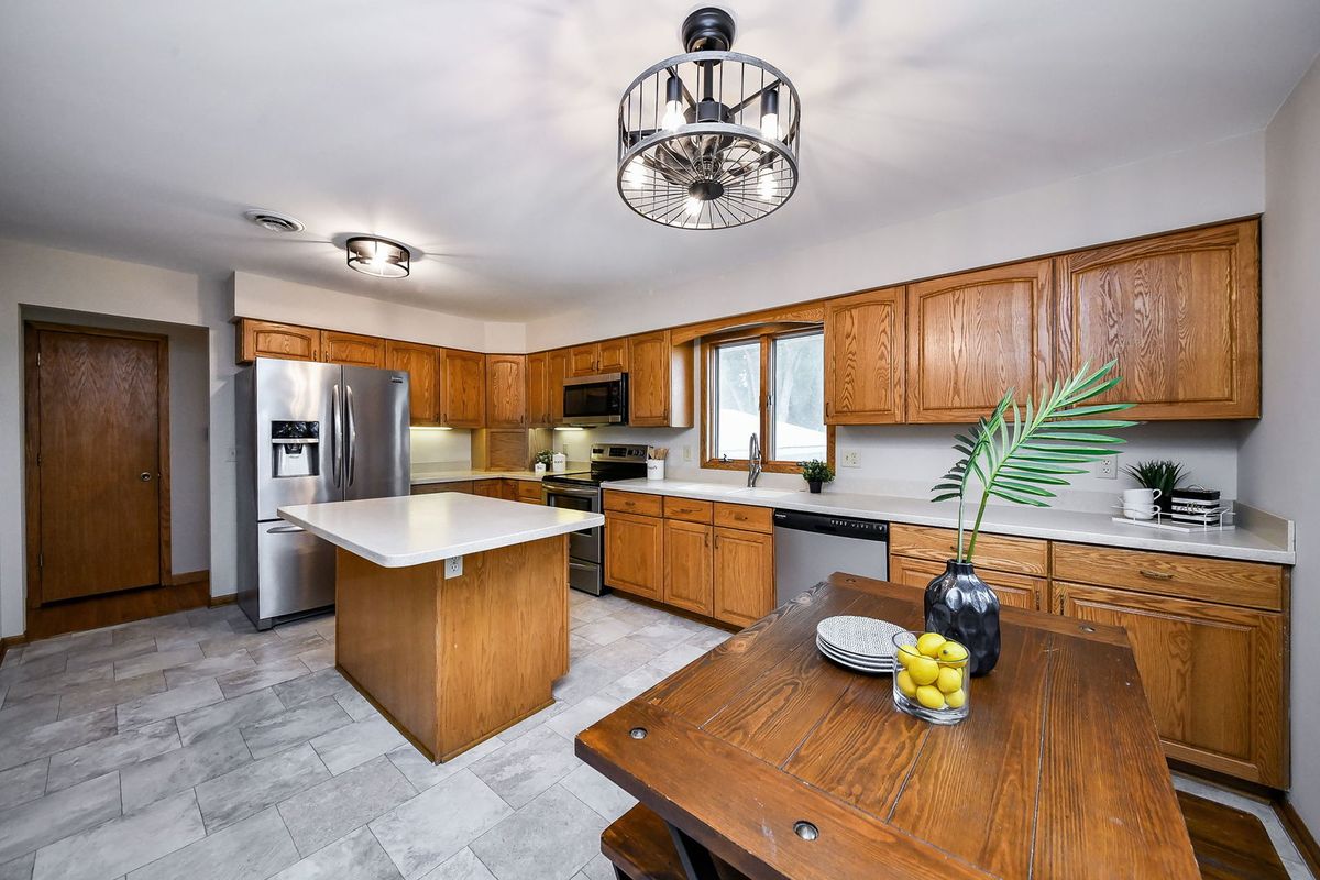 2s557 Bliss Rd, Sugar Grove, IL 60554 — photo 7